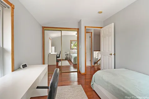 1569 Sherman Place Des Plaines IL 60016