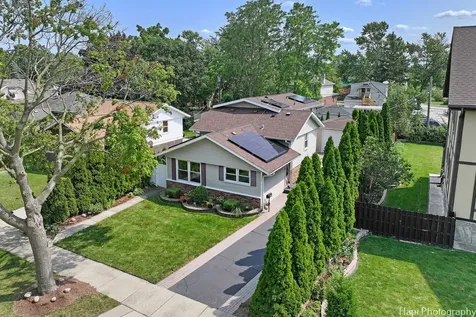 1569 Sherman Place Des Plaines IL 60016