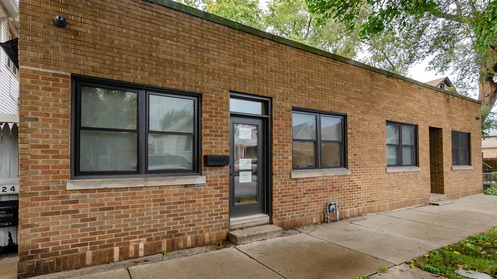 2722 South Hillock Avenue Chicago IL 60608
