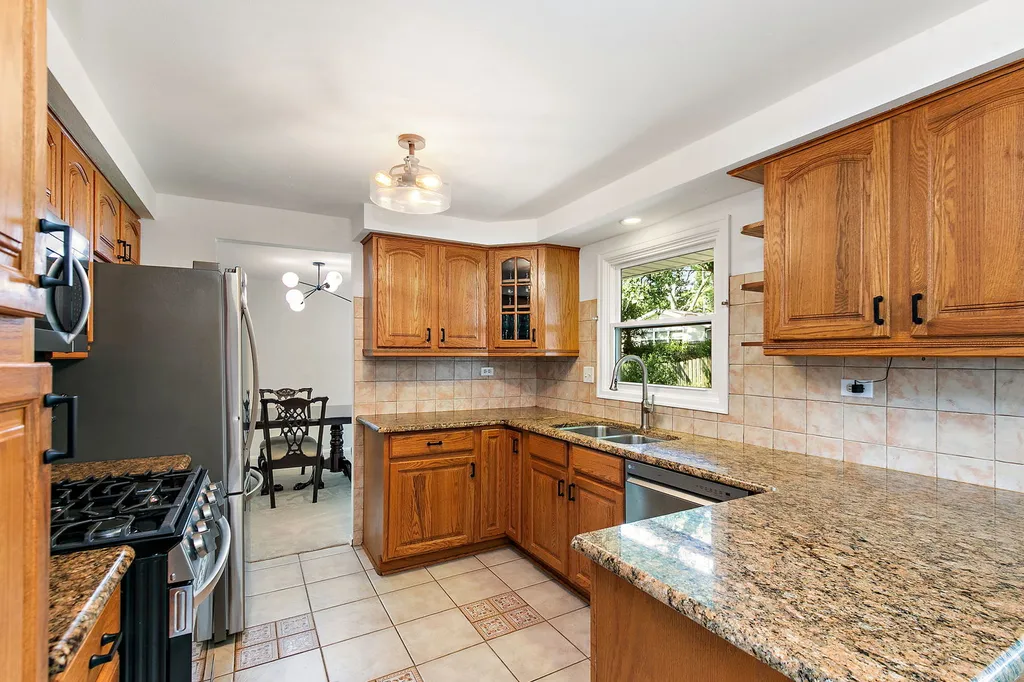 31 South Salem Drive Schaumburg IL 60193