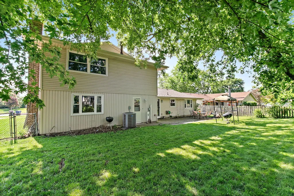 31 South Salem Drive Schaumburg IL 60193