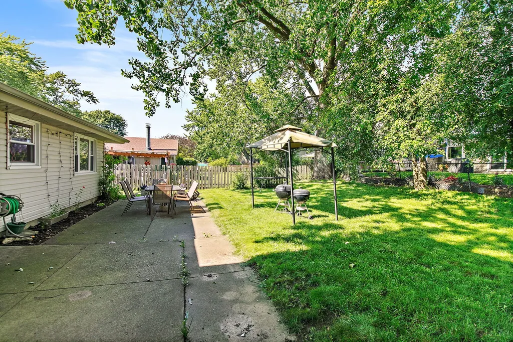31 South Salem Drive Schaumburg IL 60193