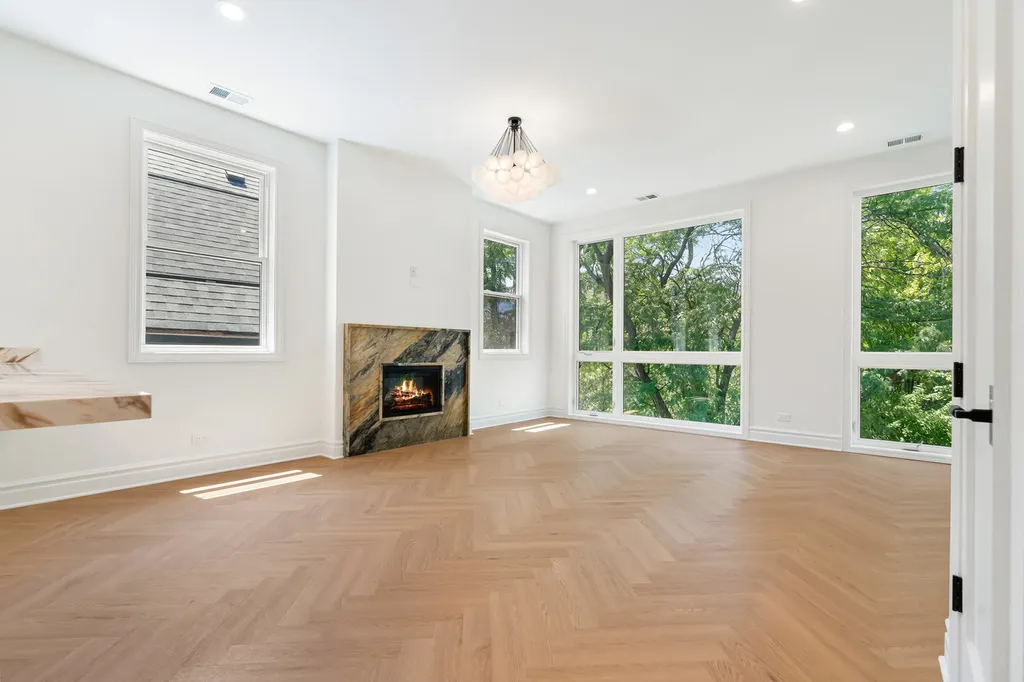 3329 North Whipple Street Chicago IL 60618