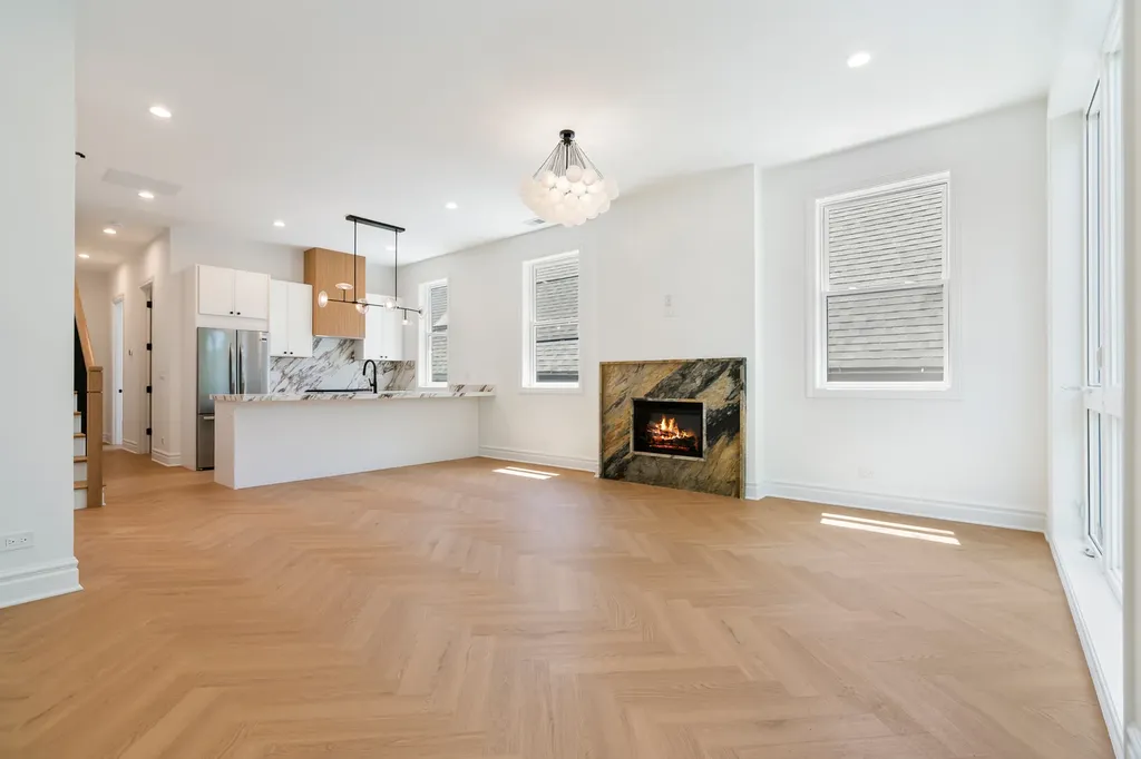 3329 North Whipple Street Chicago IL 60618