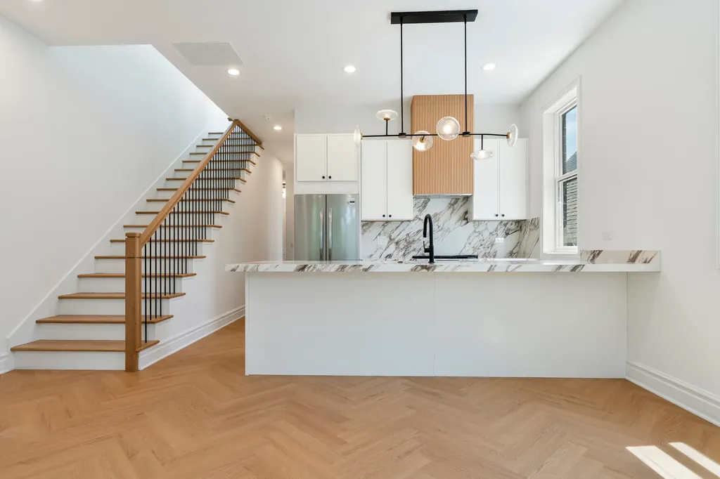 3329 North Whipple Street Chicago IL 60618