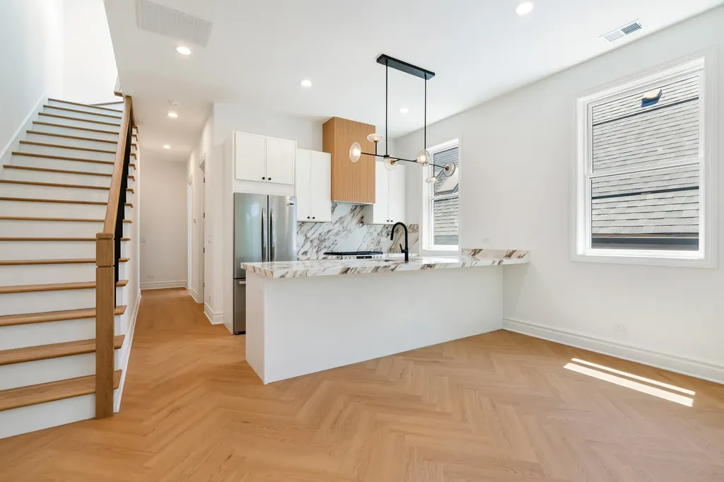 3329 North Whipple Street Chicago IL 60618