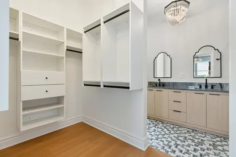 3329 North Whipple Street Chicago IL 60618