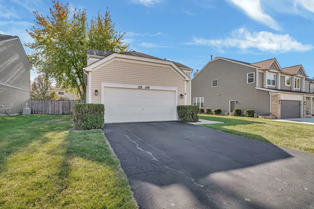 2509 Rosehall Lane Aurora IL 60503