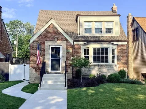9439 South Saint Louis Avenue Evergreen Park IL 60805