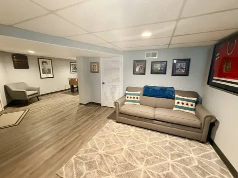 9439 South Saint Louis Avenue Evergreen Park IL 60805