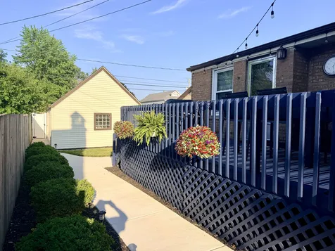 9439 South Saint Louis Avenue Evergreen Park IL 60805