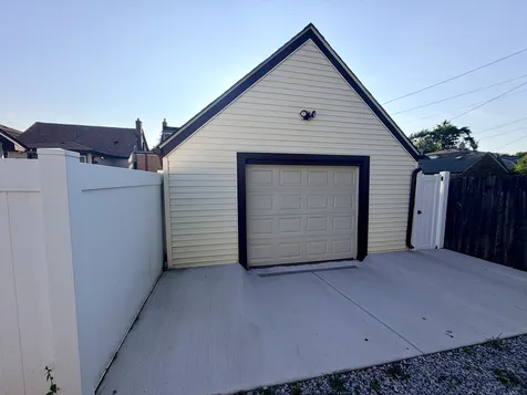 9439 South Saint Louis Avenue Evergreen Park IL 60805