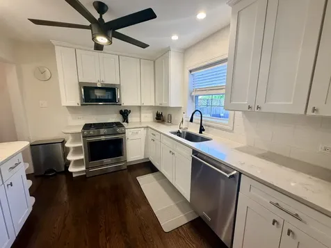 9439 South Saint Louis Avenue Evergreen Park IL 60805
