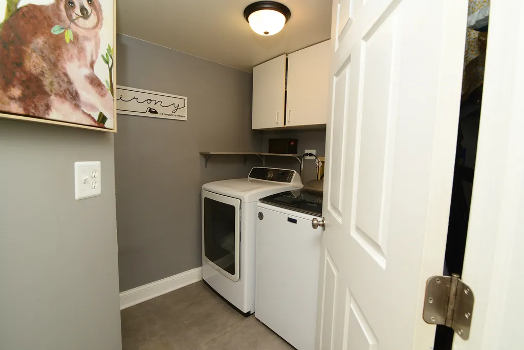 208 Winnsboro Court Schaumburg IL 60193