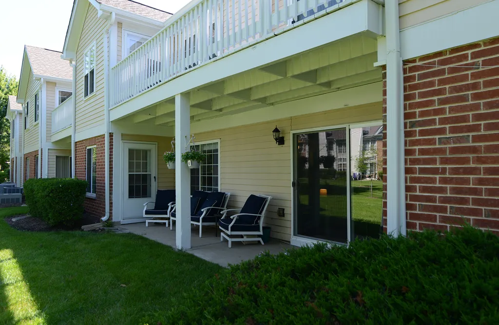 208 Winnsboro Court Schaumburg IL 60193
