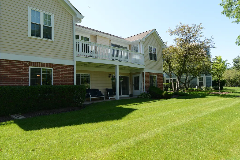 208 Winnsboro Court Schaumburg IL 60193