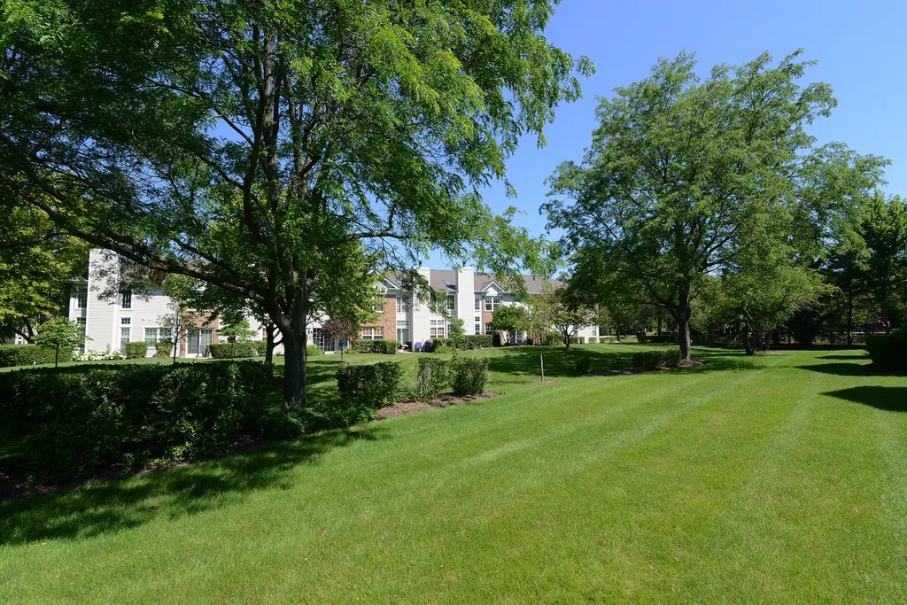 208 Winnsboro Court Schaumburg IL 60193