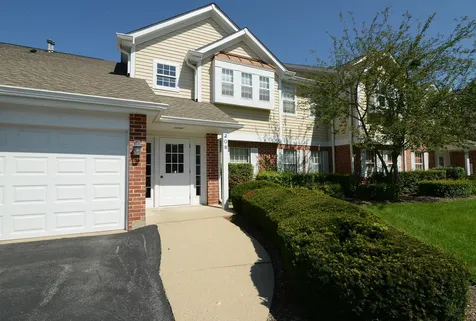 208 Winnsboro Court Schaumburg IL 60193