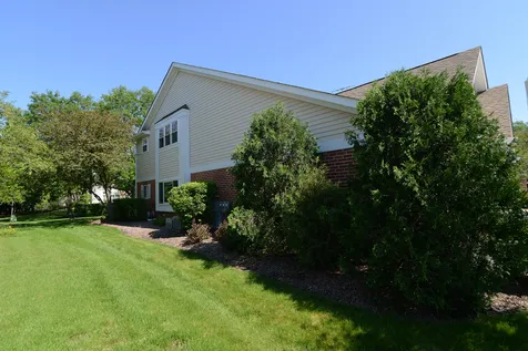 208 Winnsboro Court Schaumburg IL 60193