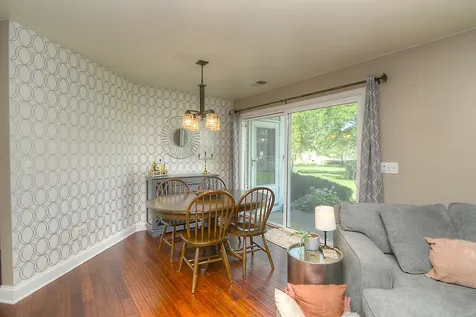 208 Winnsboro Court Schaumburg IL 60193