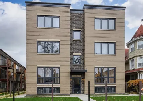 4242 North Kedvale Avenue Chicago IL 60641