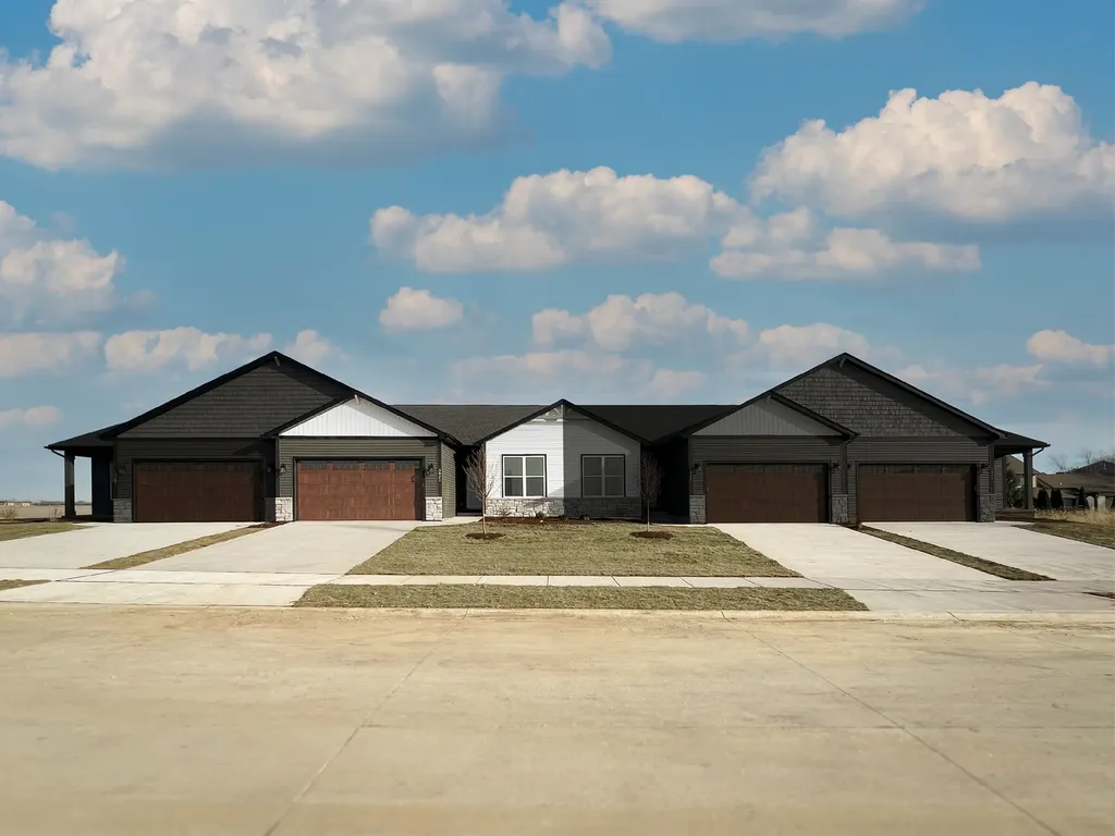 1300 Pineridge Drive Oswego IL 60543