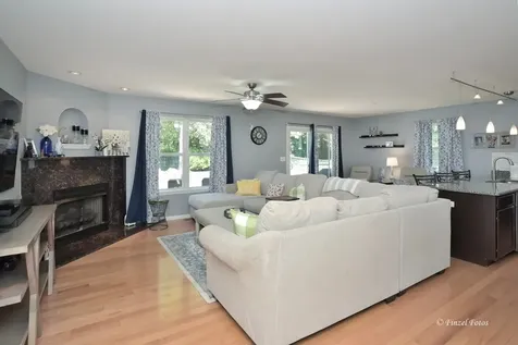 328 Panama Avenue Hampshire IL 60140