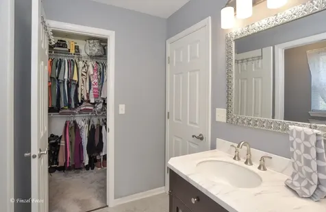 328 Panama Avenue Hampshire IL 60140