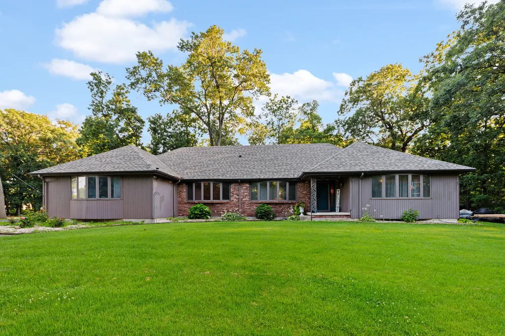 606 Mary Lane St. Anne IL 60964