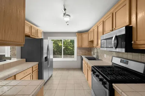 785 West Appletree Lane Bartlett IL 60103