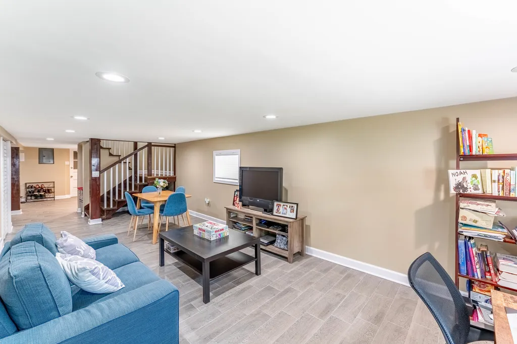 3747 North Oleander Avenue Chicago IL 60634