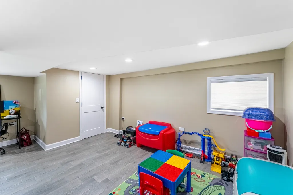 3747 North Oleander Avenue Chicago IL 60634