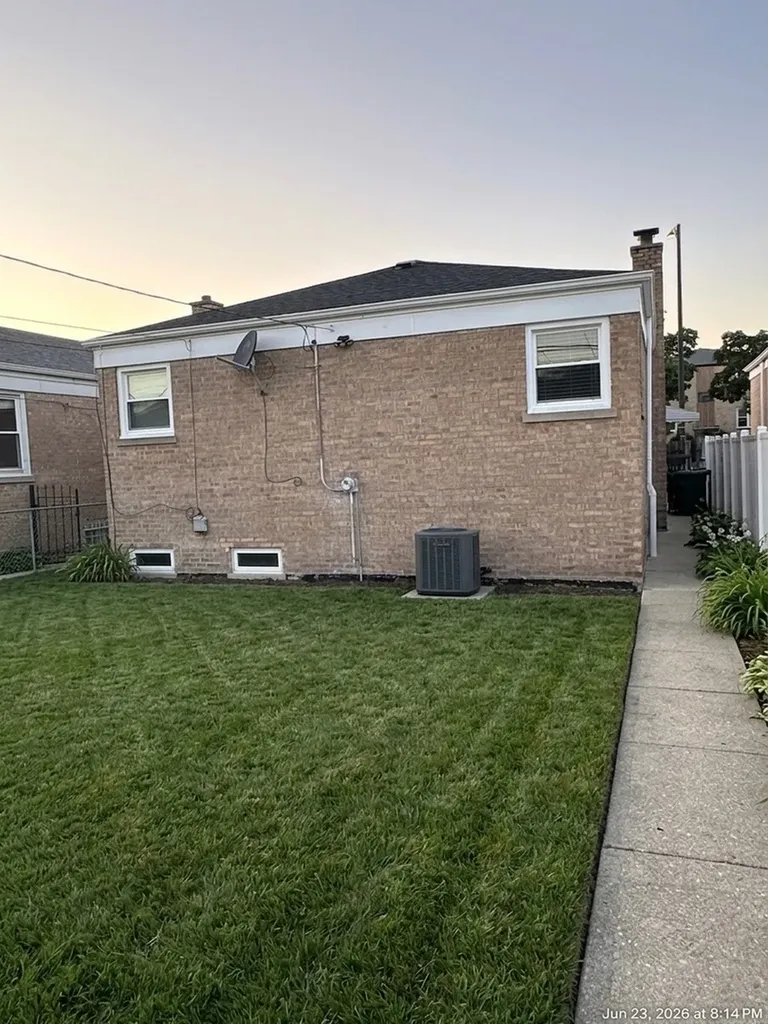 2909 West Howard Street Chicago IL 60645