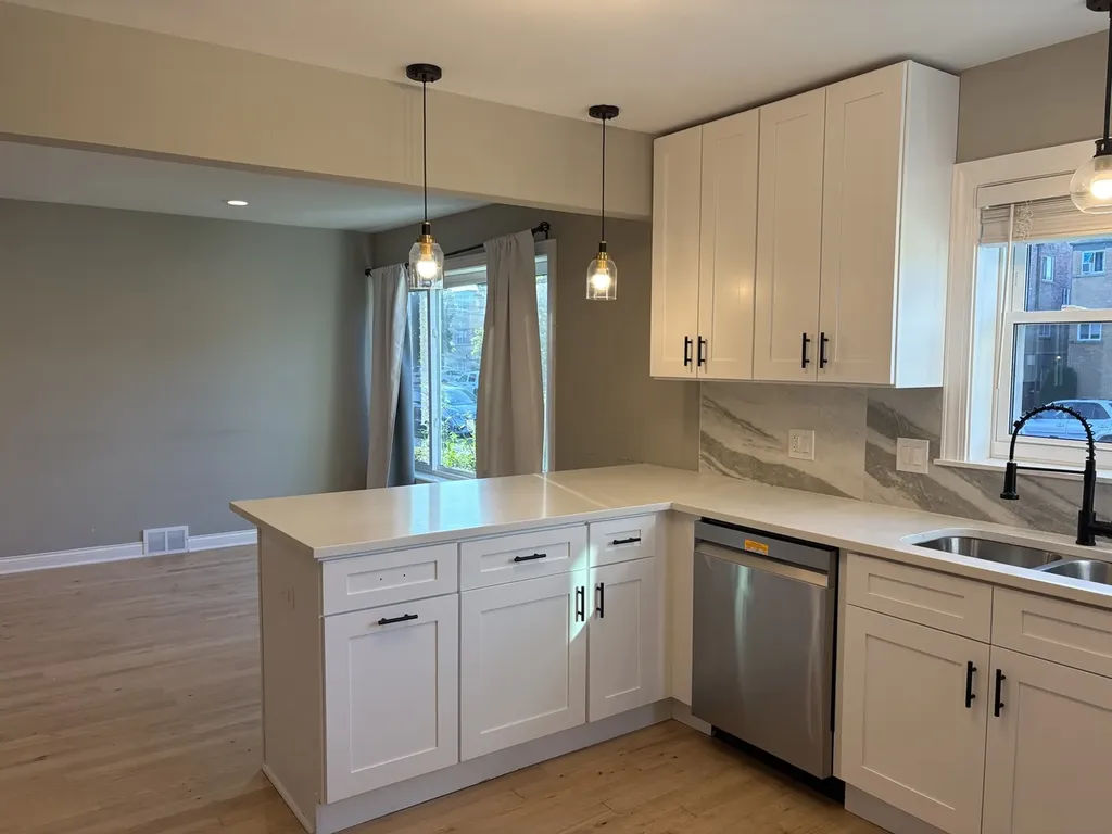 2909 West Howard Street Chicago IL 60645