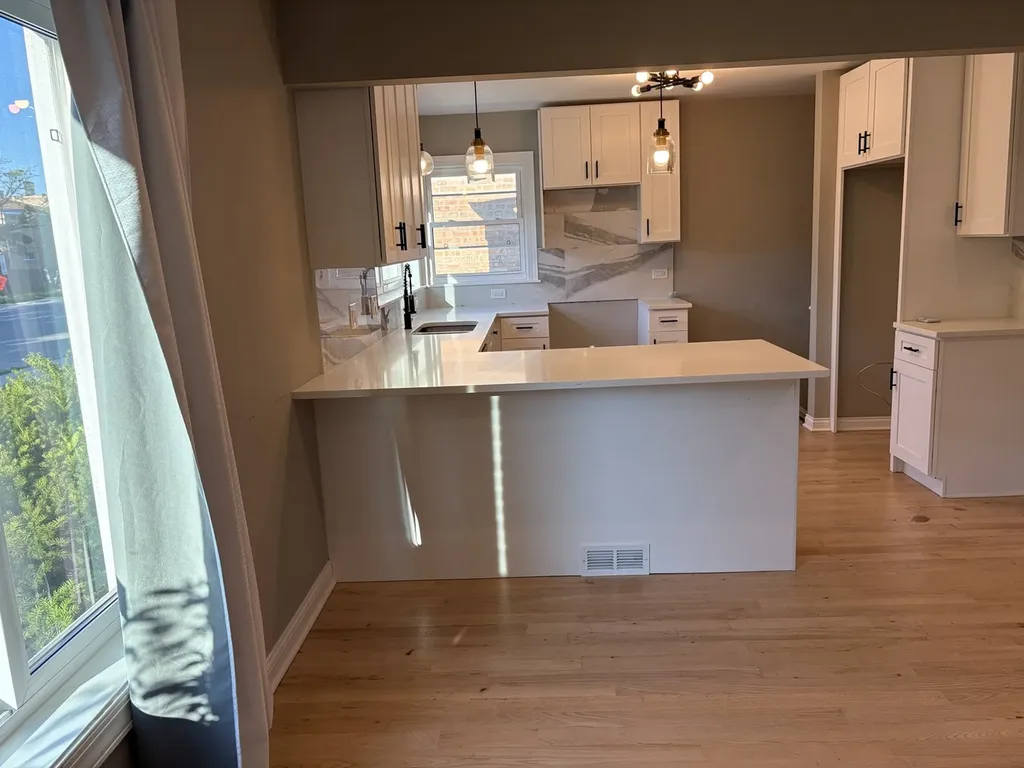 2909 West Howard Street Chicago IL 60645