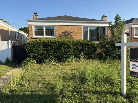 2909 West Howard Street Chicago IL 60645