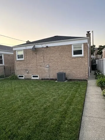 2909 West Howard Street Chicago IL 60645