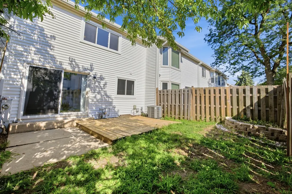 513 Dubois Circle Bolingbrook IL 60440