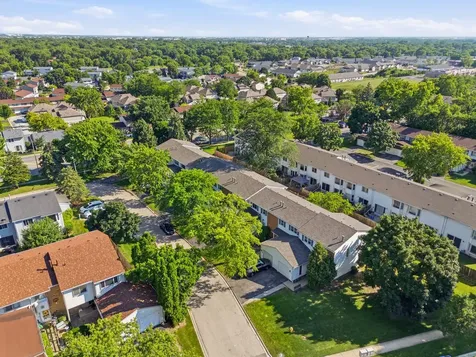 513 Dubois Circle Bolingbrook IL 60440