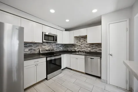 513 Dubois Circle Bolingbrook IL 60440