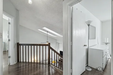 4 Berkshire Court Streamwood IL 60107