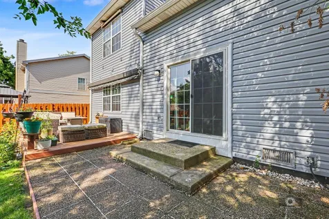 4 Berkshire Court Streamwood IL 60107