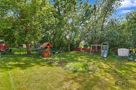 4 Berkshire Court Streamwood IL 60107