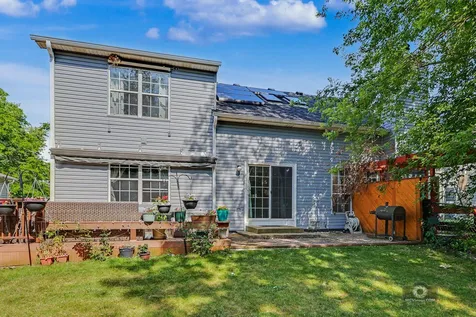 4 Berkshire Court Streamwood IL 60107