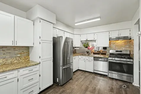 4 Berkshire Court Streamwood IL 60107