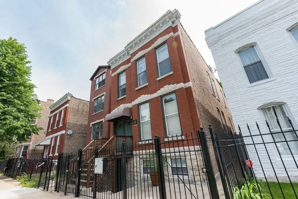 1317 North Campbell Avenue Chicago IL 60622