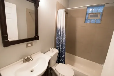 1317 North Campbell Avenue Chicago IL 60622