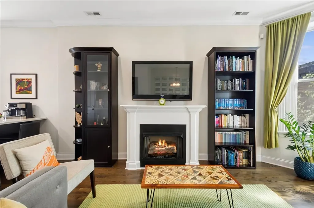 2112 West Cortland Street Chicago IL 60647