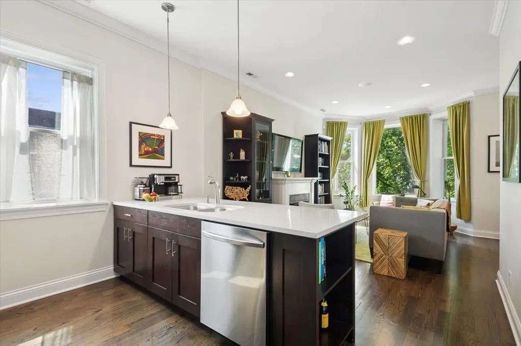 2112 West Cortland Street Chicago IL 60647