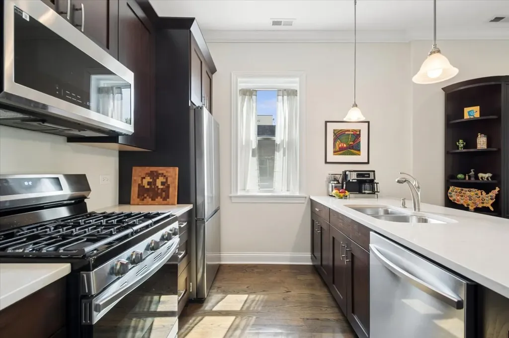 2112 West Cortland Street Chicago IL 60647